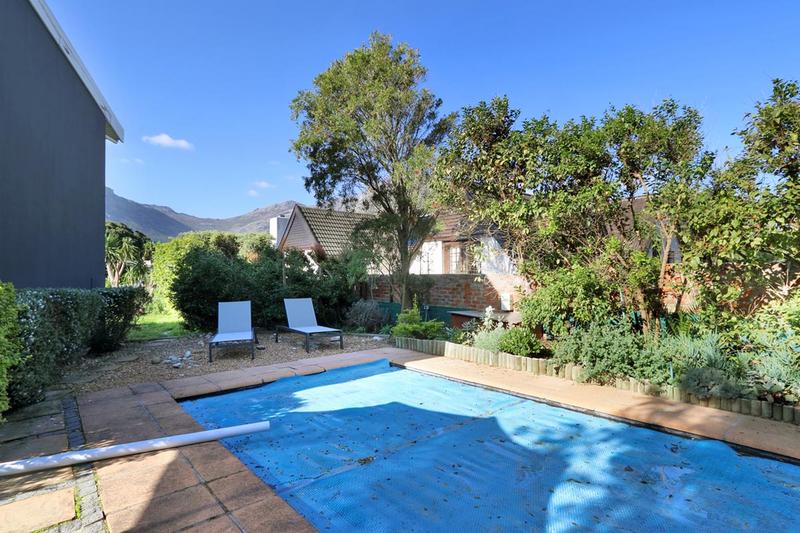 To Let 4 Bedroom Property for Rent in Hout Bay Western Cape